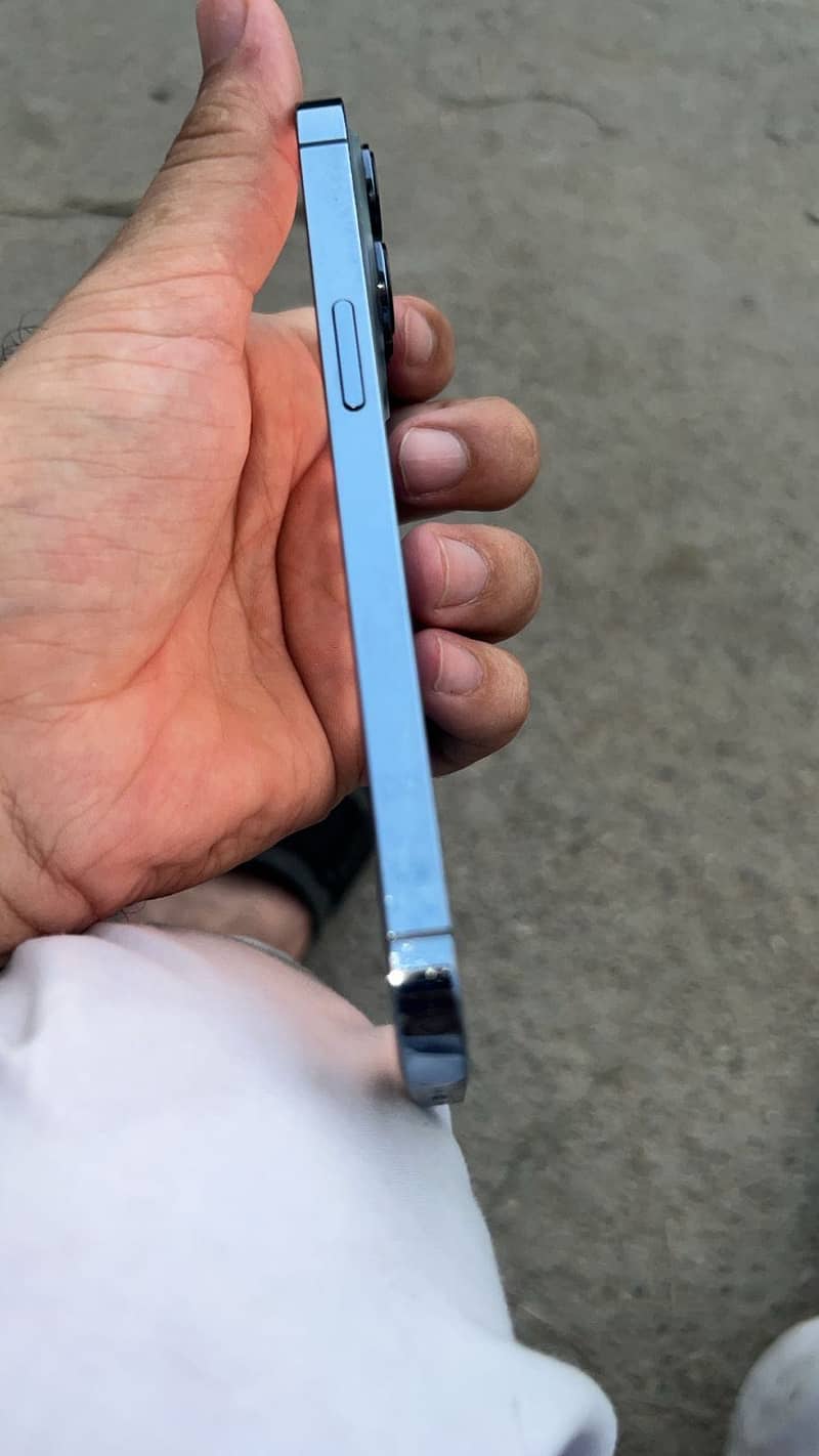 Apple iPhone 13 Pro 3