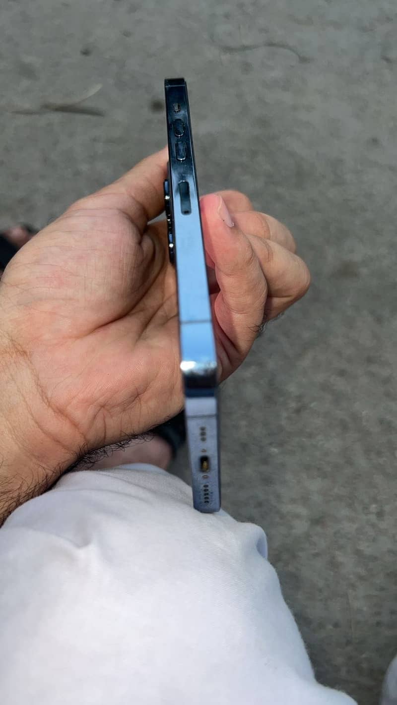 Apple iPhone 13 Pro 4