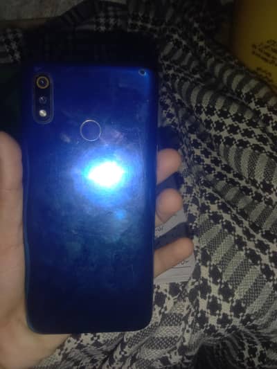 4/64 mubail realme3 pta approved Sath Mai box bhi hai