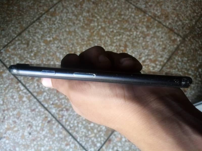 Apple iPhone 7 1