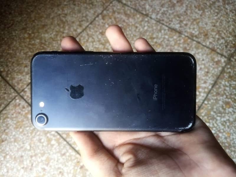 Apple iPhone 7 3
