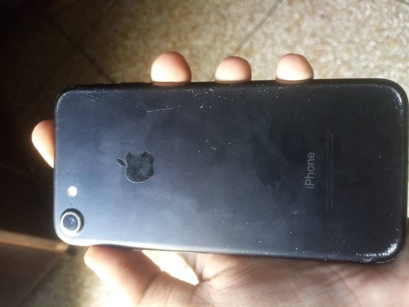 Apple iPhone 7 4