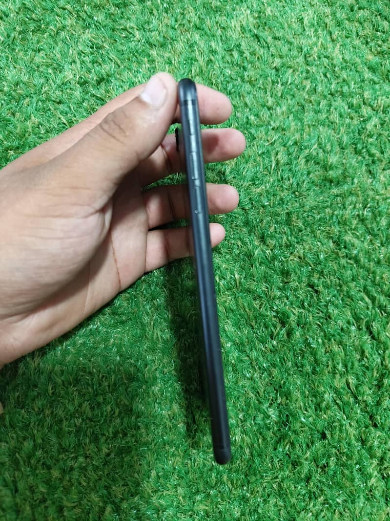 Apple iPhone 7 Plus 2