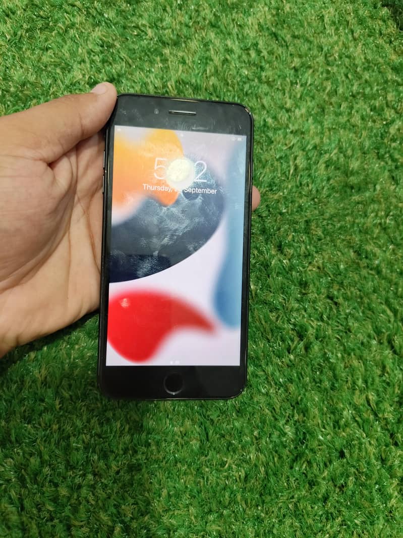 Apple iPhone 7 Plus 5