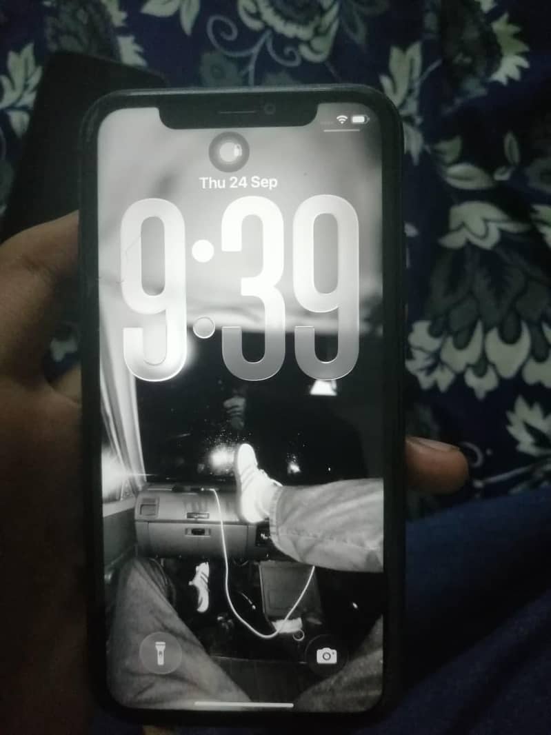 Apple iPhone 11 0
