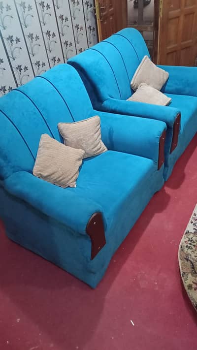 05 Seater Sofa Set in very good condition for sale