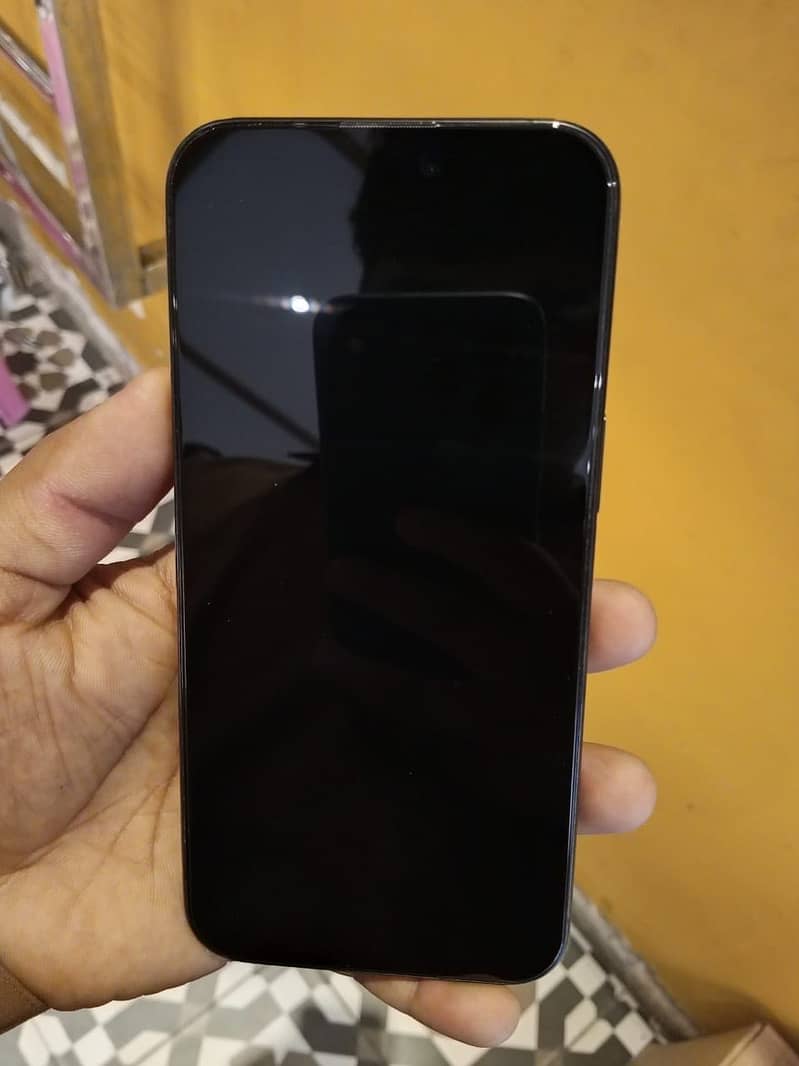 Apple iPhone 15 Pro Max 2