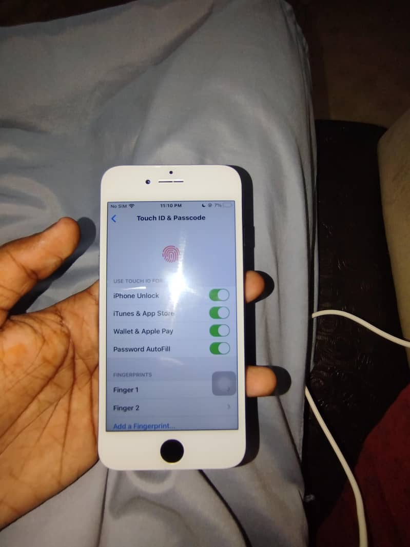 Apple iPhone 7 0