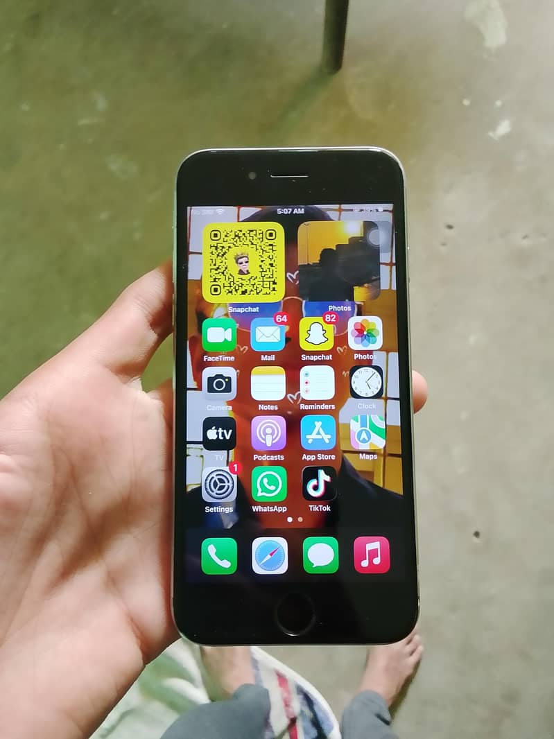 Apple iPhone 6S 1