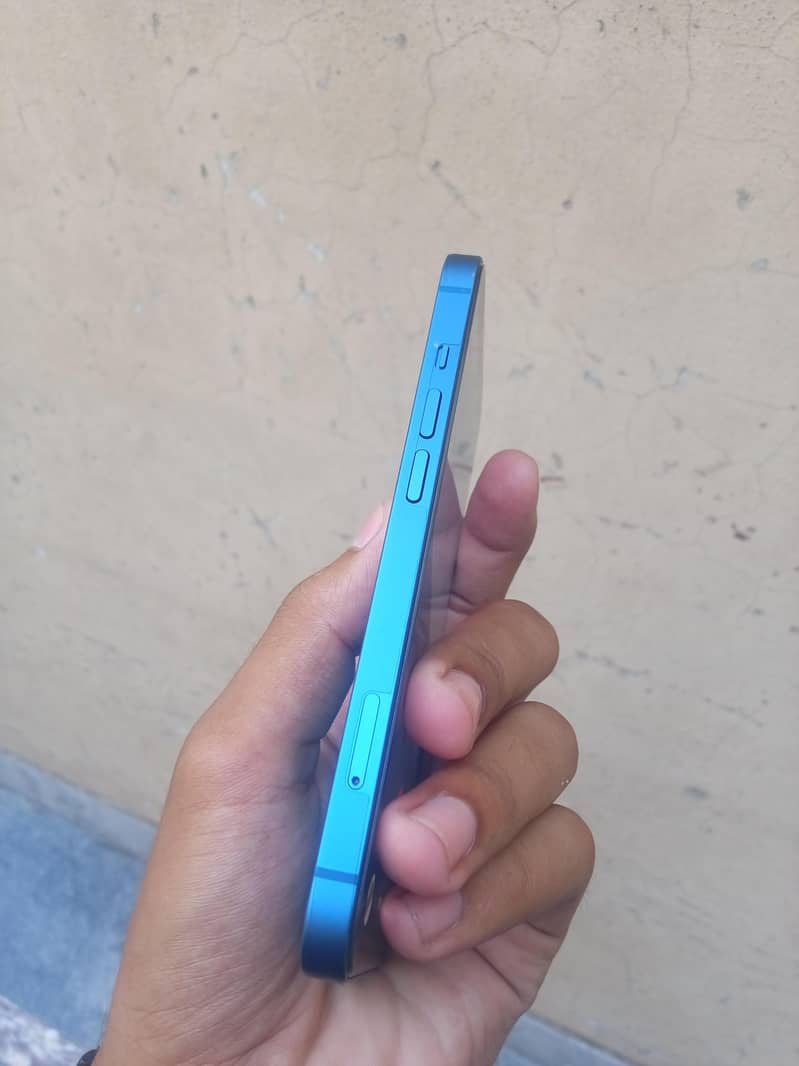Iphone 13 4