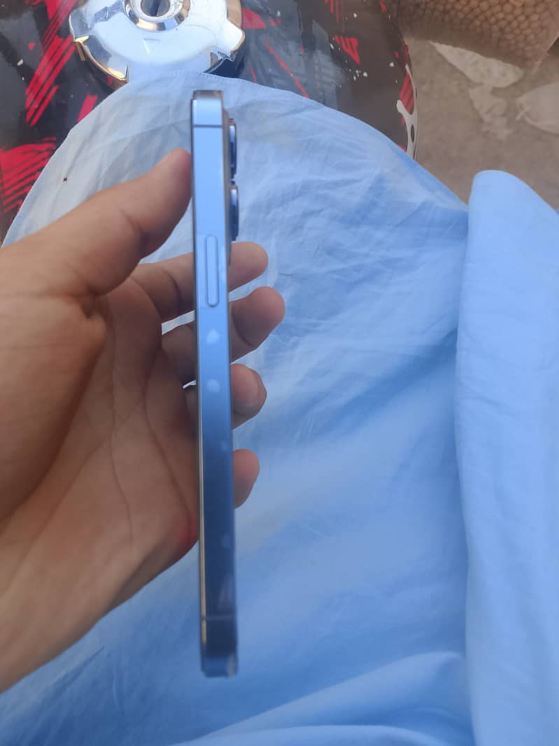 Apple iPhone 13 Pro 3