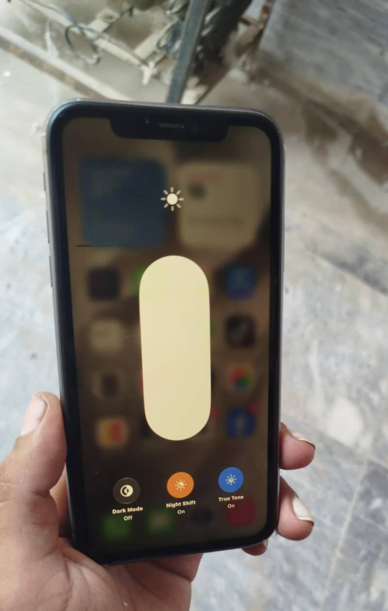 Apple iPhone 11 7
