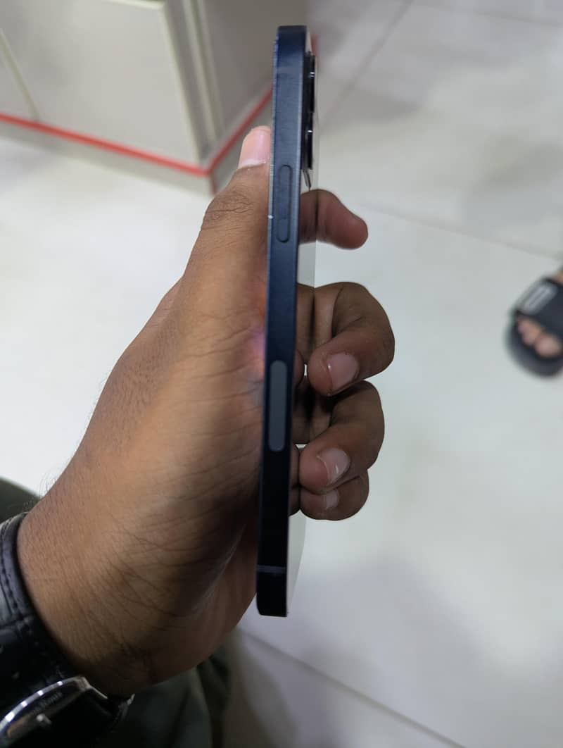 Apple iPhone 12 5