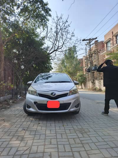 Toyota Vitz 2015