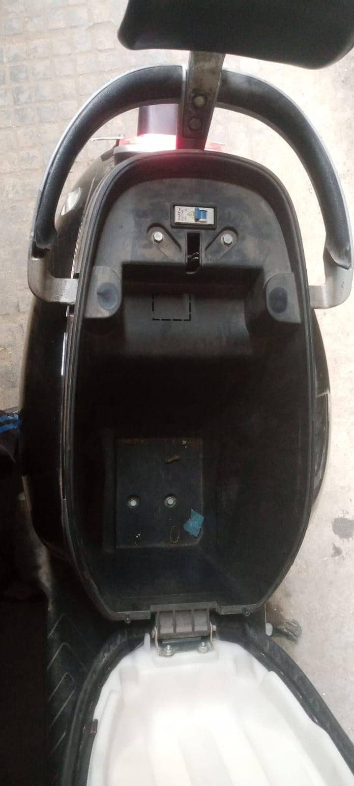Scooty 1