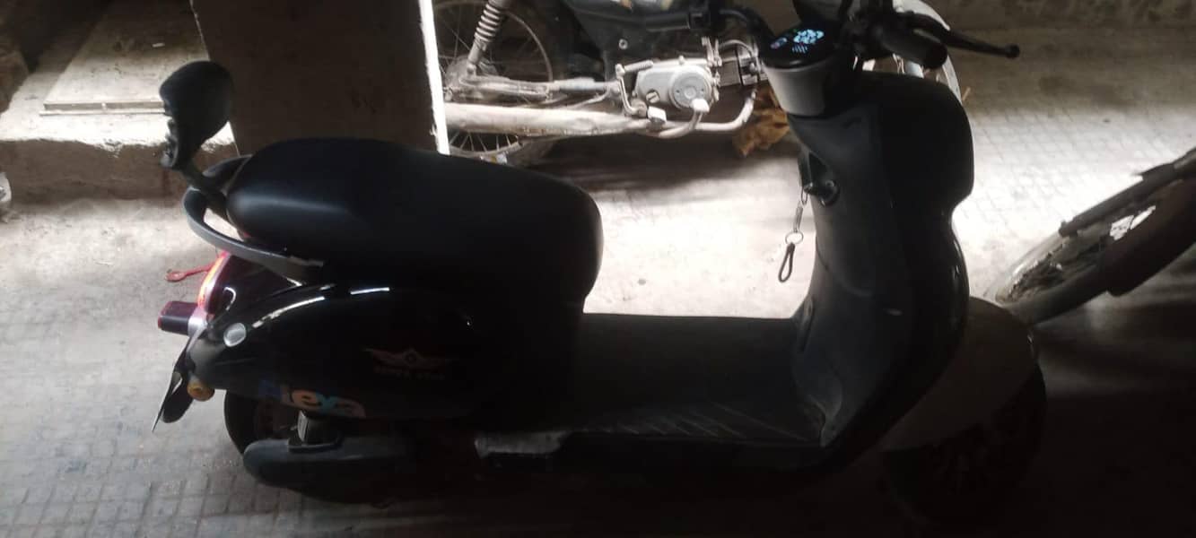 Scooty 4