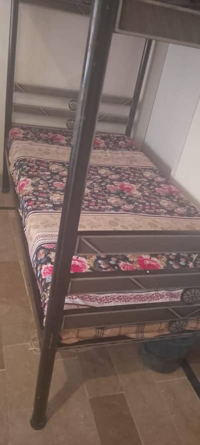 iron bed with matrs