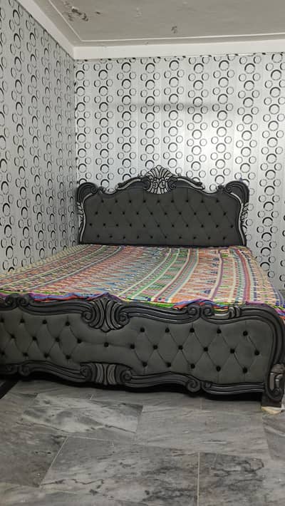 Eligent design and pure solid wooden bed and dressing table
