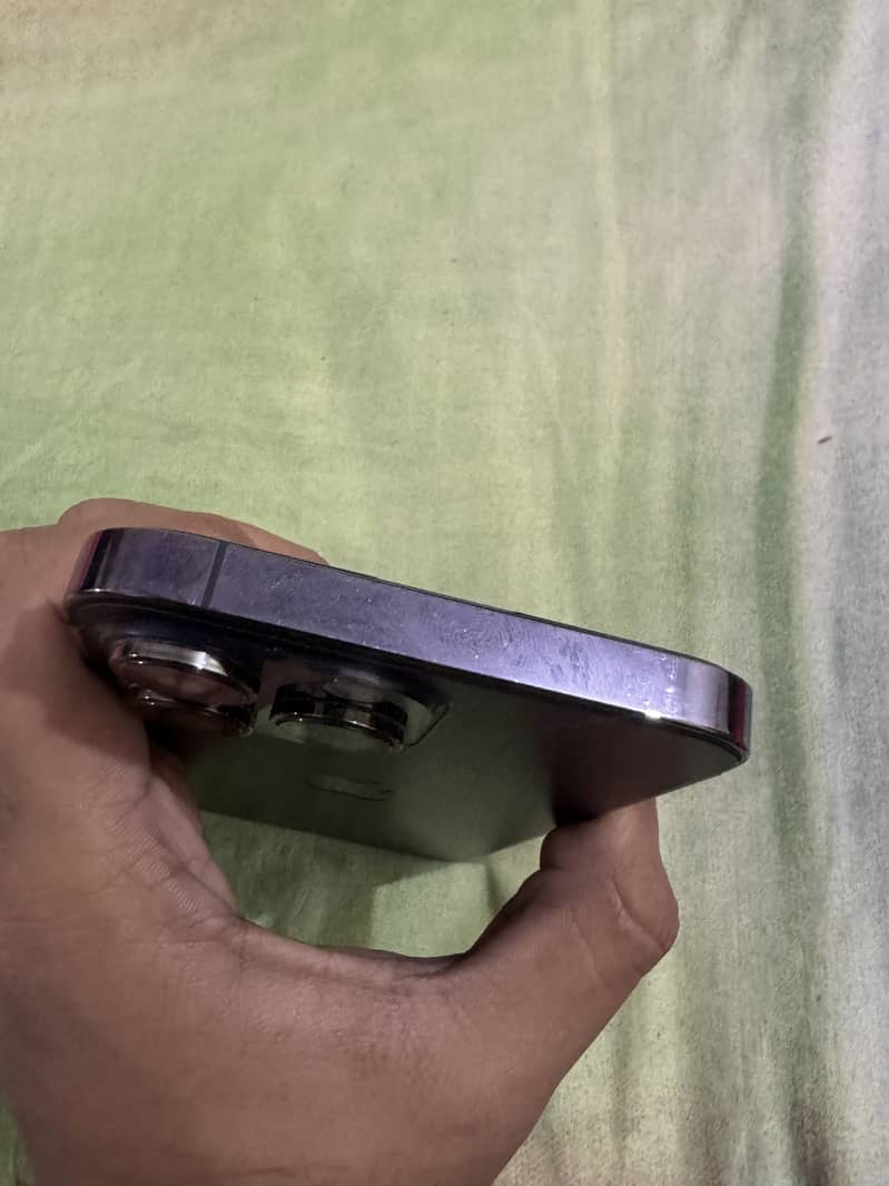Apple iPhone 14 Pro Max 2