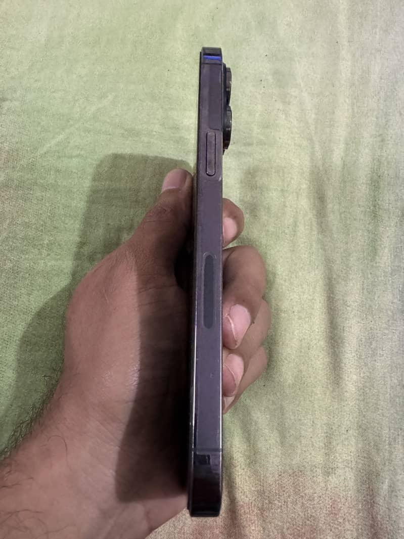 Apple iPhone 14 Pro Max 6
