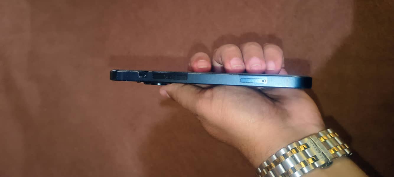 Apple iPhone 13 2