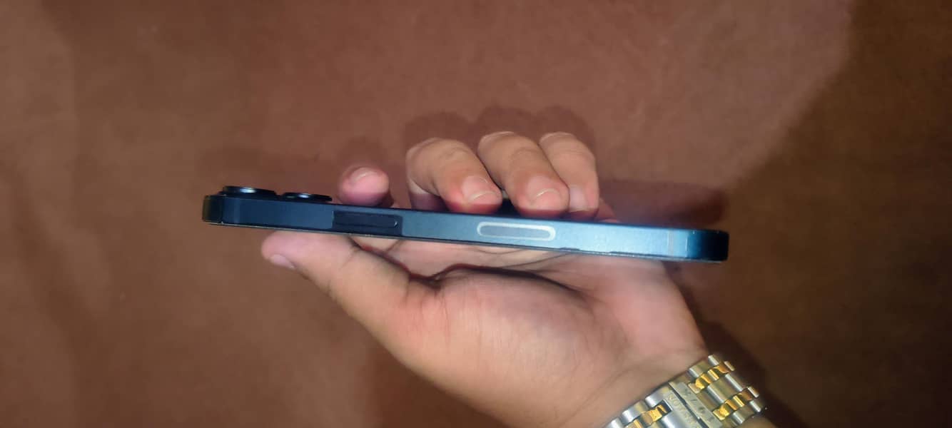Apple iPhone 13 3