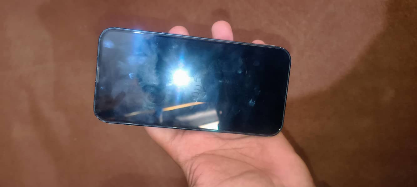 Apple iPhone 13 5