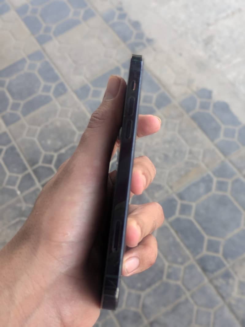 Apple iPhone 12 Pro 3