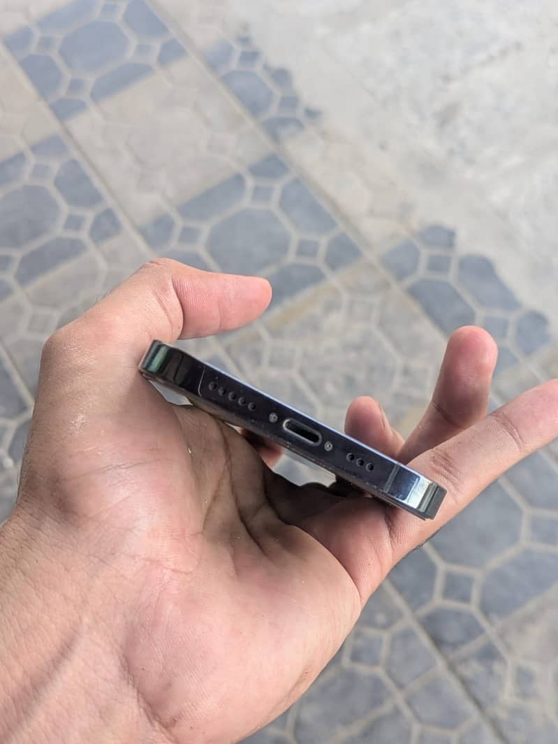 Apple iPhone 12 Pro 4