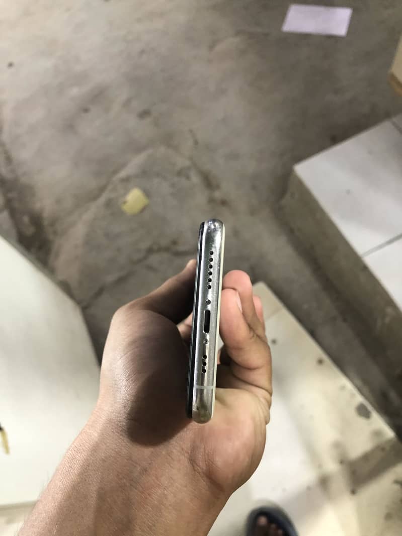 Apple iPhone 11 Pro 5
