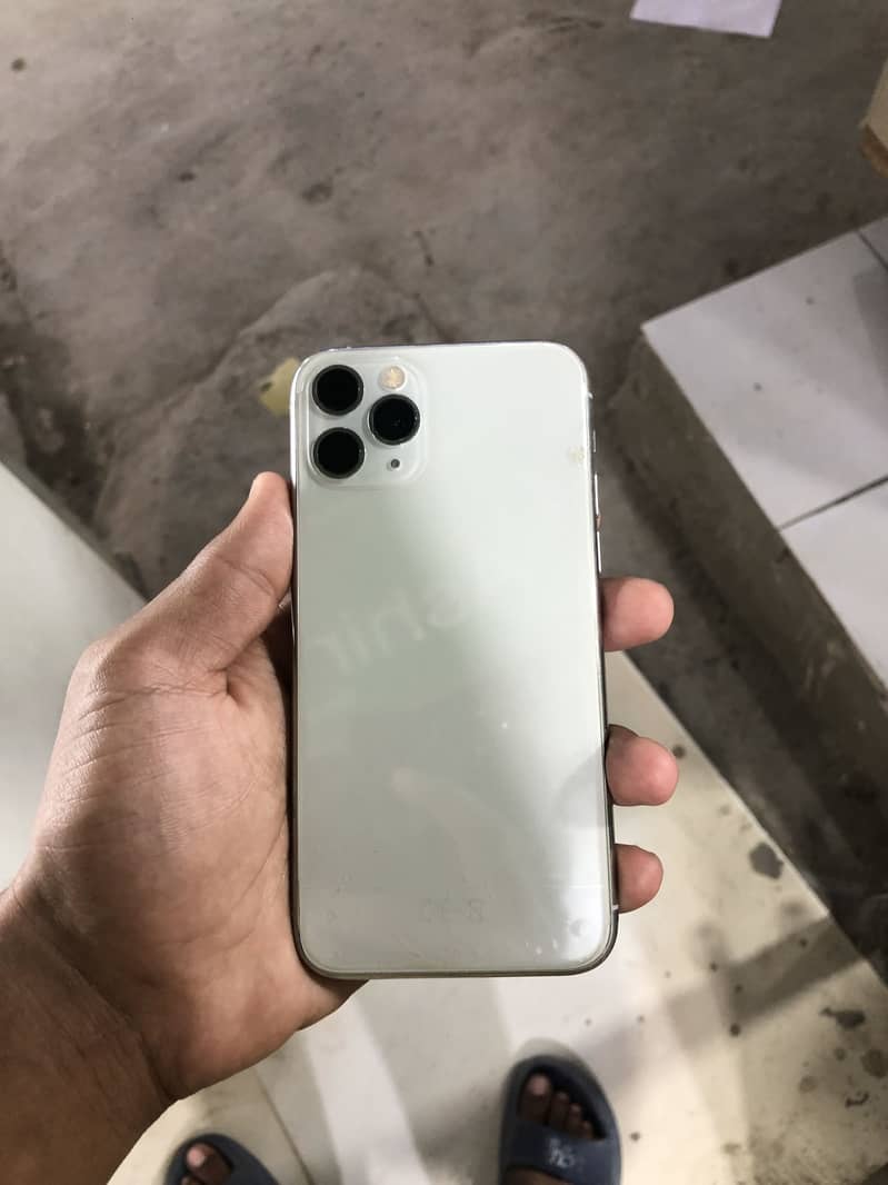 Apple iPhone 11 Pro 7