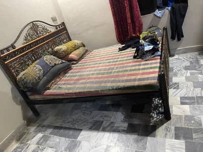 3 Almari. or 1 bed or 1 Gda