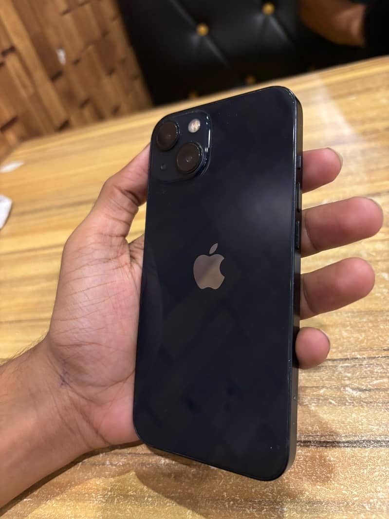 Apple iPhone 13 2