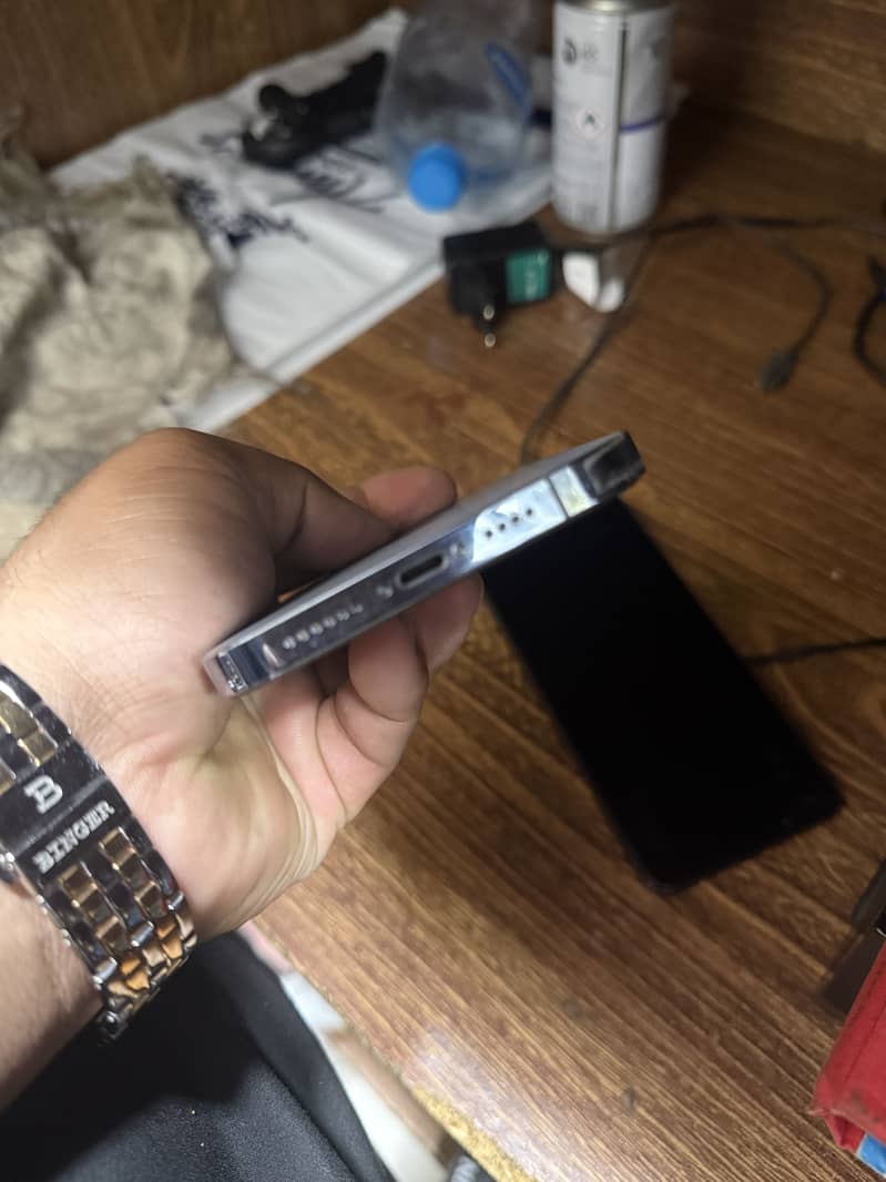 Apple iPhone 13 Pro Max 6