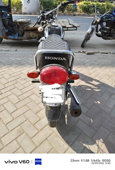 Honda 125 Black color