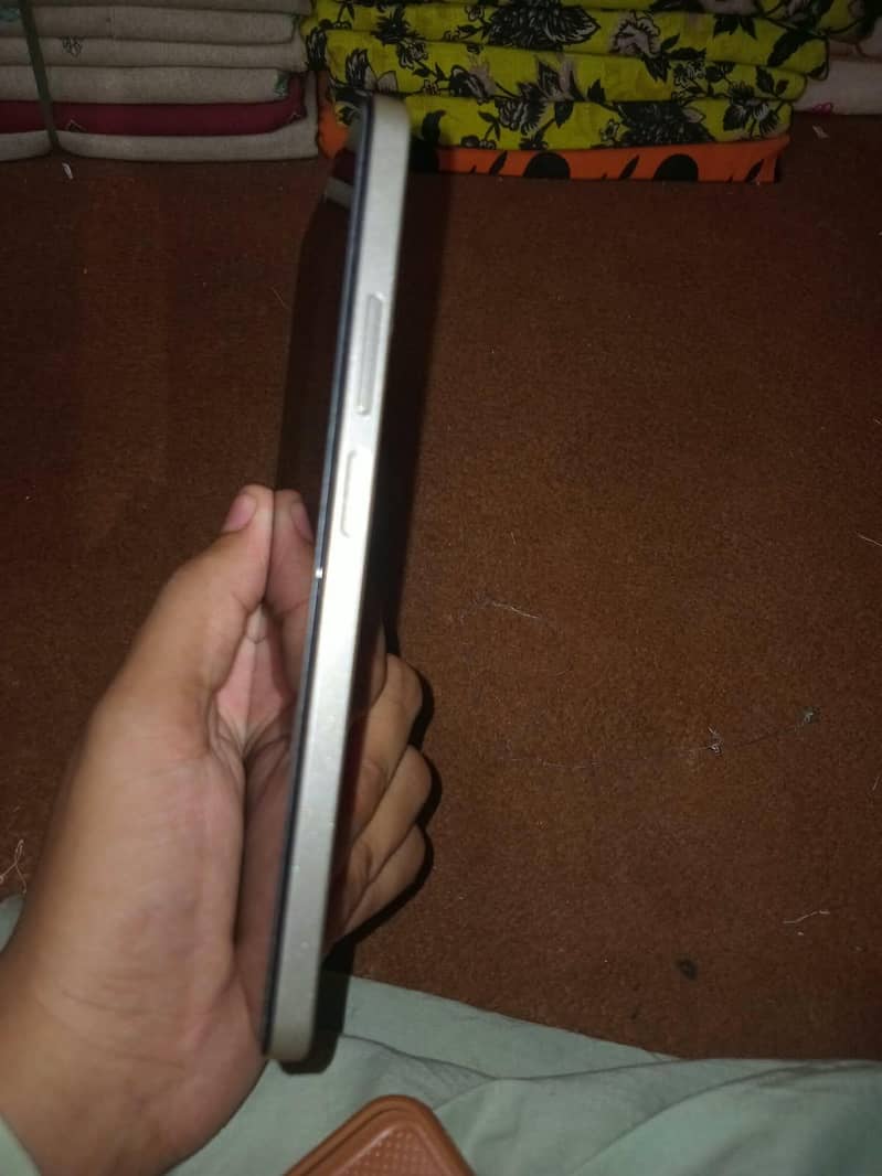 Realme C53 4