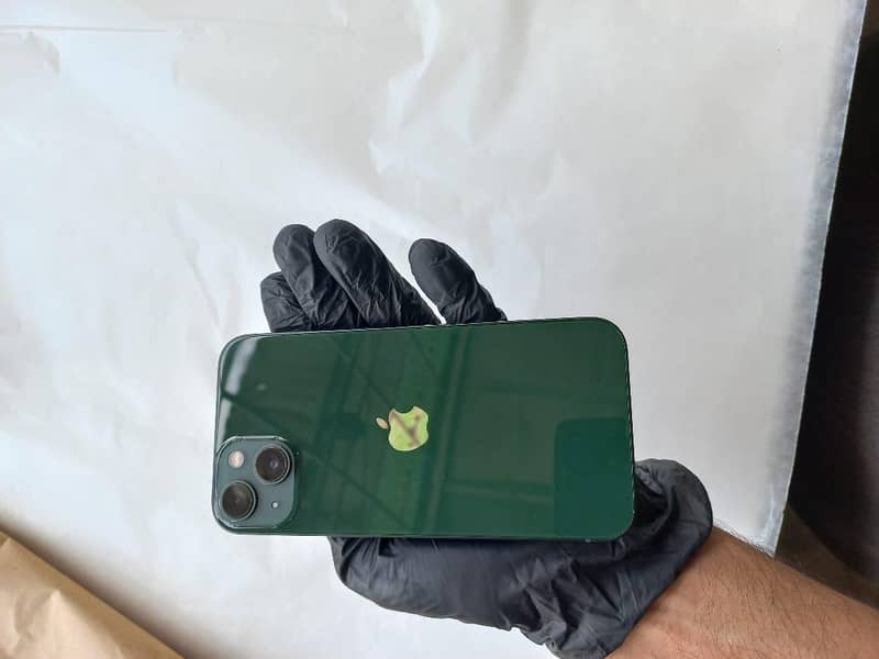 Apple iPhone 13 6