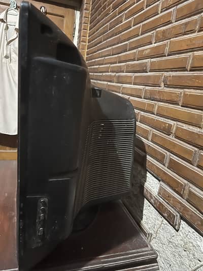 LG TELEVISION , USED