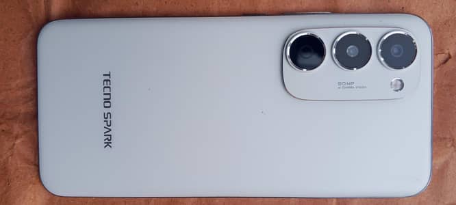 Tecno Spark 40 pro plus