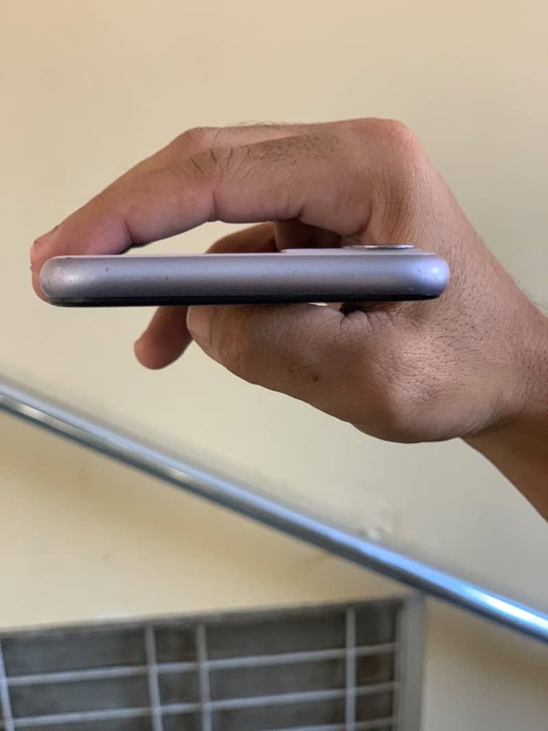 Apple iPhone 11 5