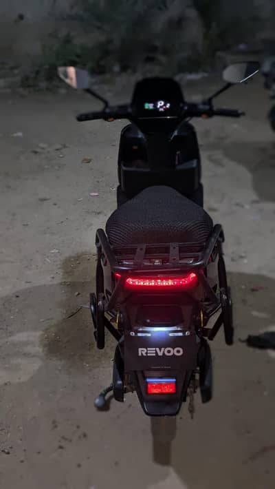 REVOO A-12 GOOD CONDITION