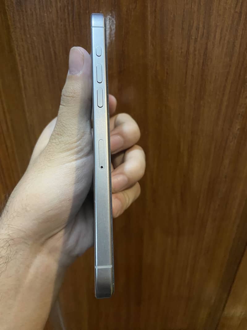 Apple iPhone 15 Pro Max 1