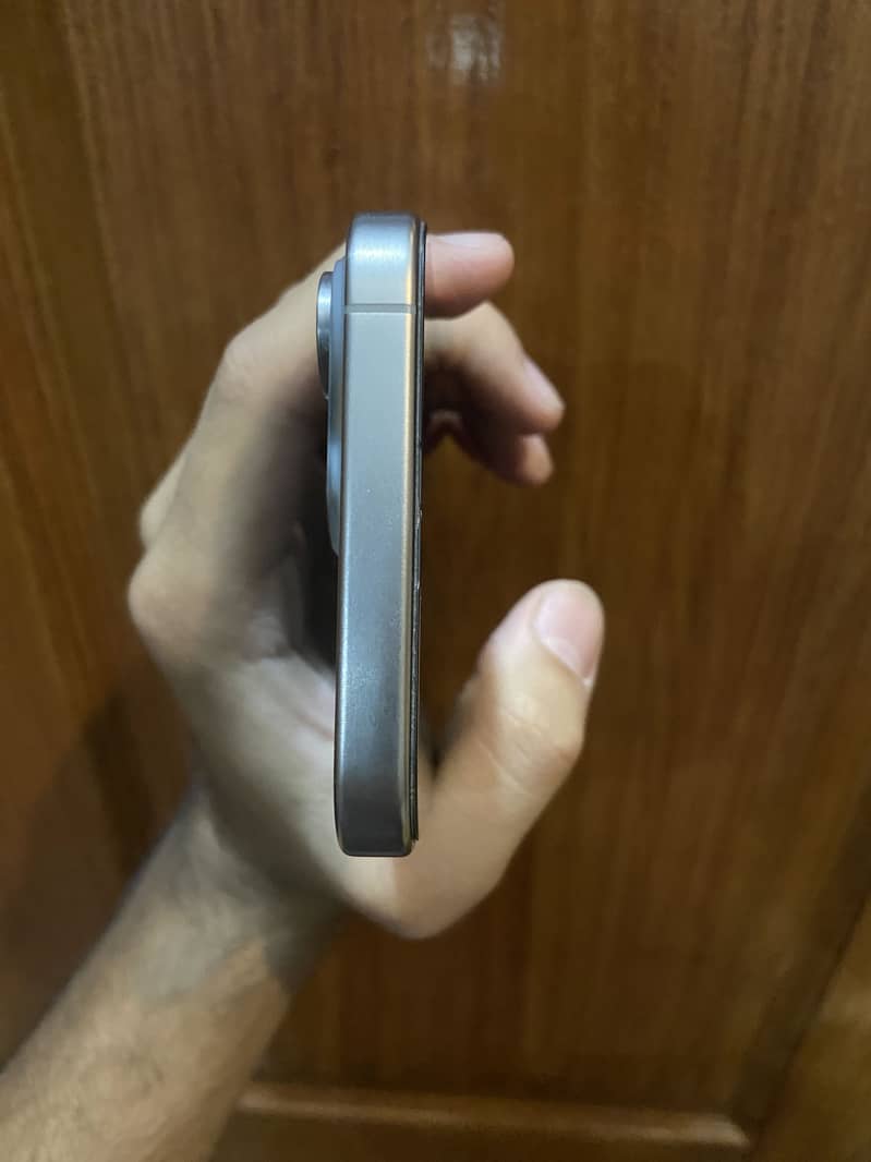 Apple iPhone 15 Pro Max 3