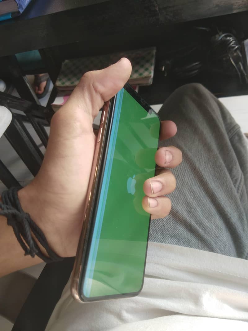 Apple iPhone 11 Pro Max 4