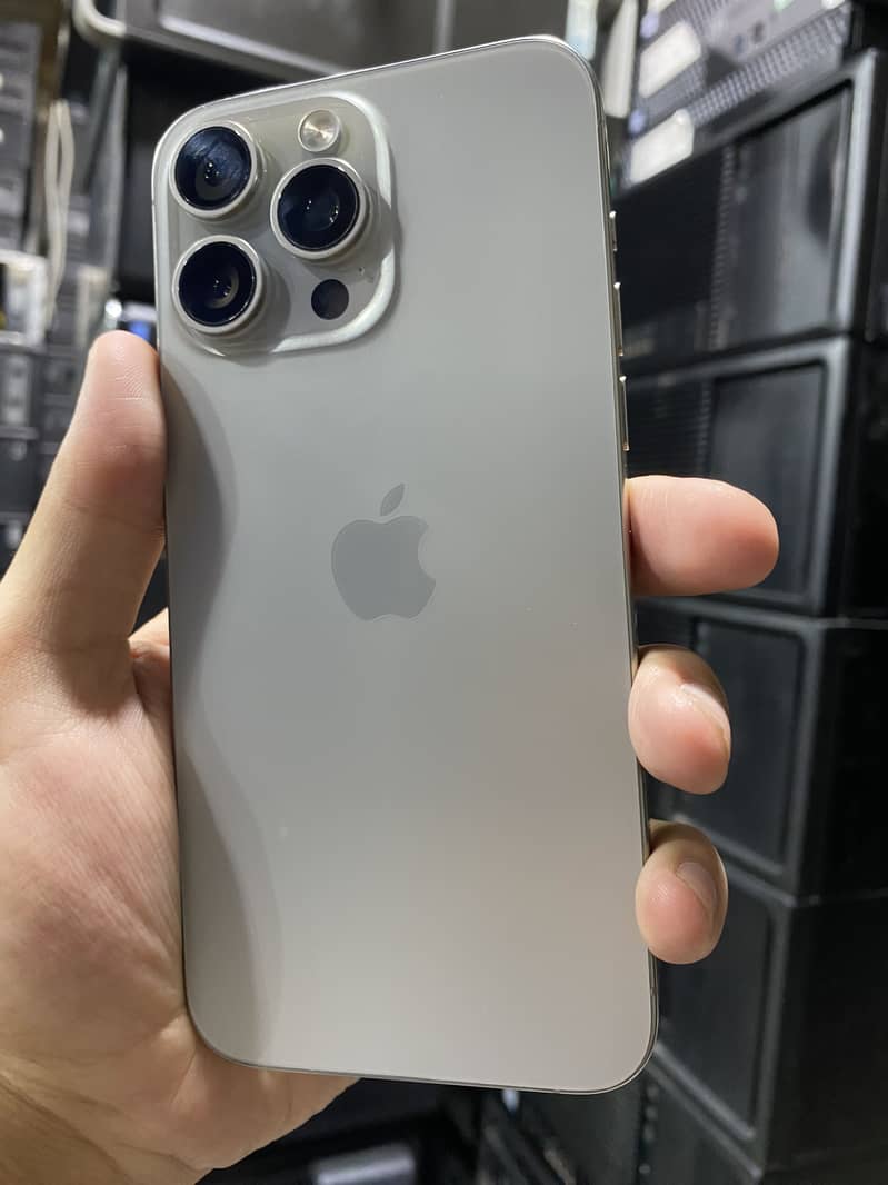 Apple iPhone 15 pro max 0