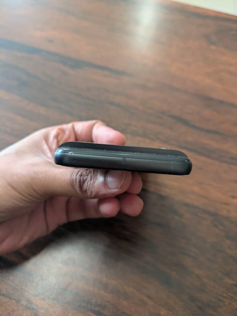 Google Pixel 8 panel line 1