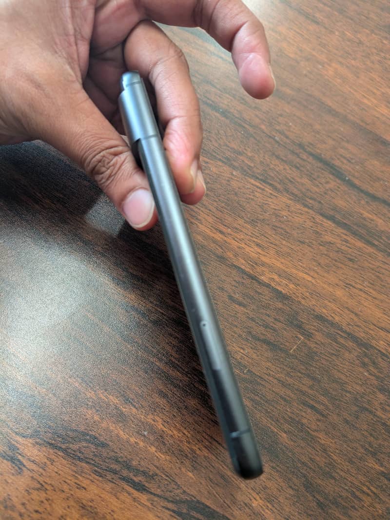 Google Pixel 8 panel line 5