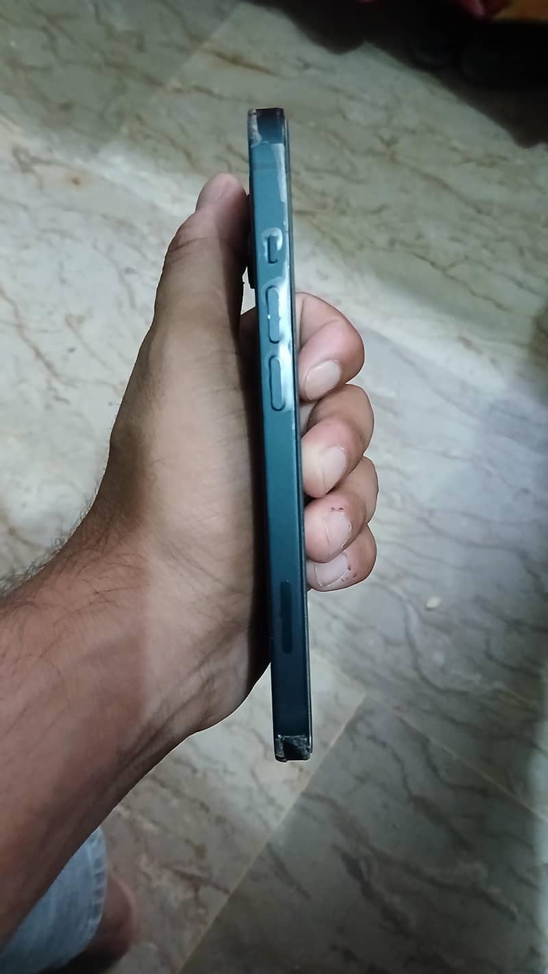 Apple iPhone 14 5