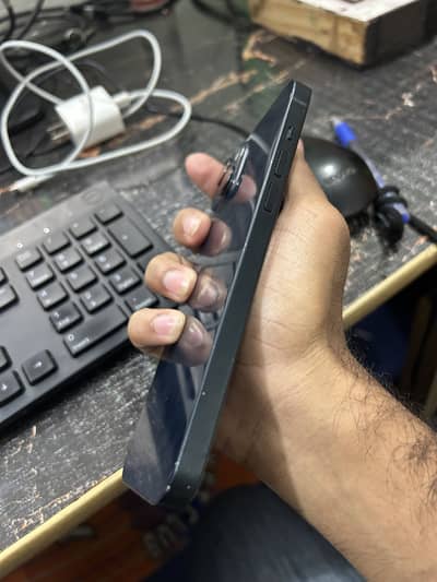 Iphone 14plus jv box sath exchange possible
