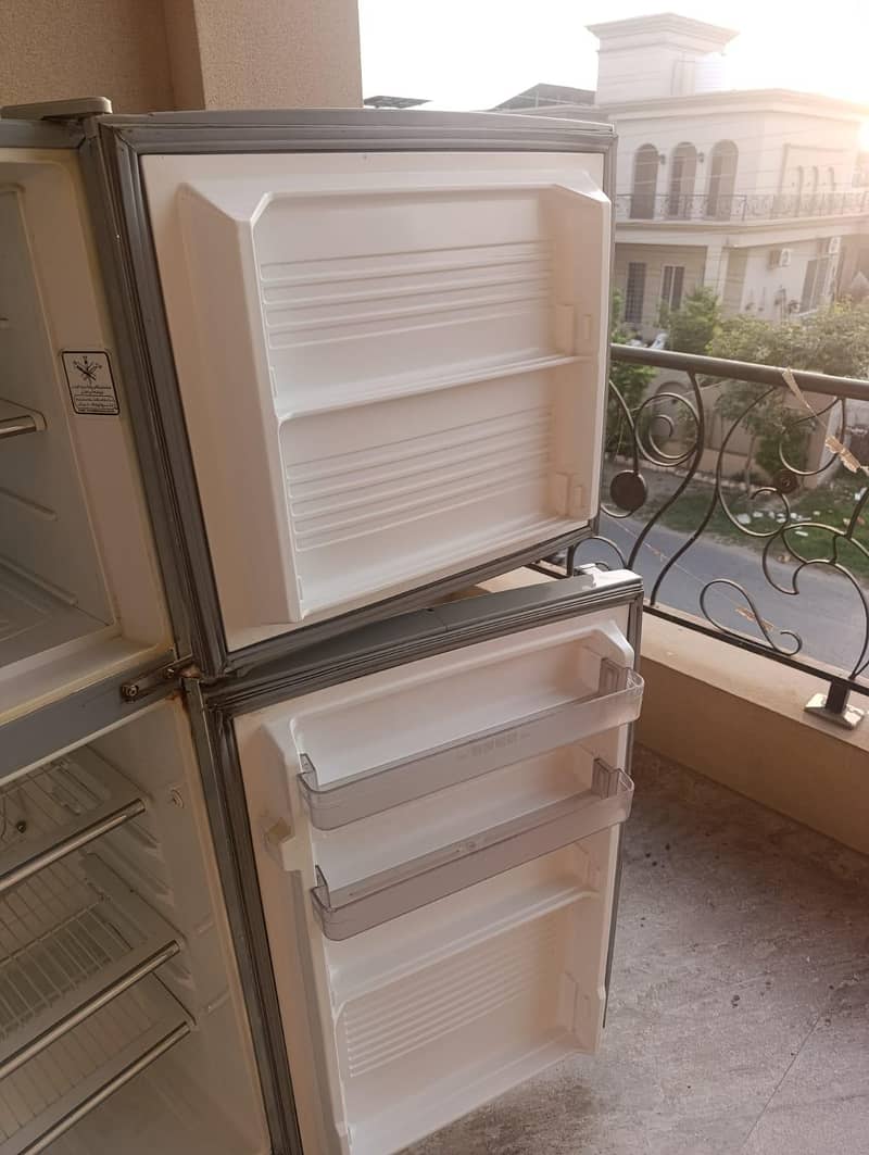 refrigenrator + freezer 2